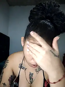 Snapshot of Vale_Nikol21 chatting on December 2025 02:29:01 AM Vale Nikol21 online show from December 2025 02:29:01 AM