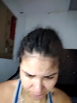 Snapshot of Vale_Nikol21 chatting on February 2026 01:10:02 AM Vale Nikol21 online show from February 2026 01:10:02 AM