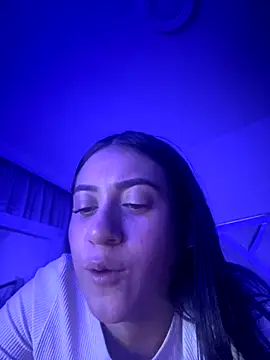 Snapshot of isabela_l chatting on December 2025 01:11:01 AM isabela l online show from December 2025 01:11:01 AM