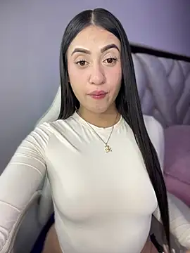 Snapshot of isabela_l chatting on January 2026 01:53:02 AM isabela l online show from January 2026 01:53:02 AM