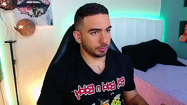 adamhairy online show from May 2026 07:09:02 PM