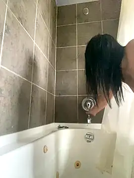 Snapshot of starsaligned chatting on November 2025 05:40:02 PM starsaligned online show from November 2025 05:40:02 PM