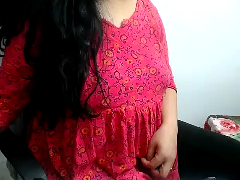 Roshi Love online show from June 2026 01:40:02 AM