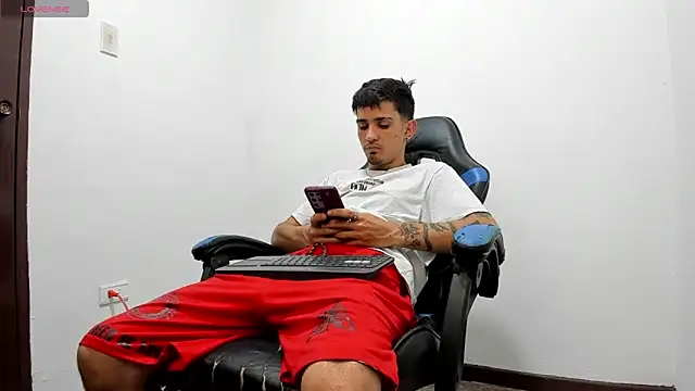 Snapshot of nextboywell1 chatting on February 2026 07:13:02 PM nextboywell1 online show from February 2026 07:13:02 PM