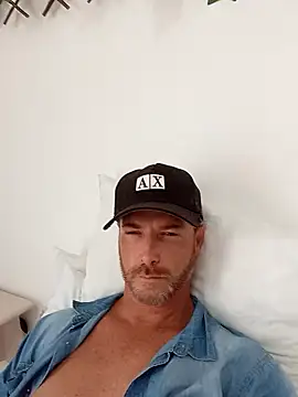 Snapshot of Loiroatv36 chatting on February 2026 04:00:01 PM Loiroatv36 online show from February 2026 04:00:01 PM