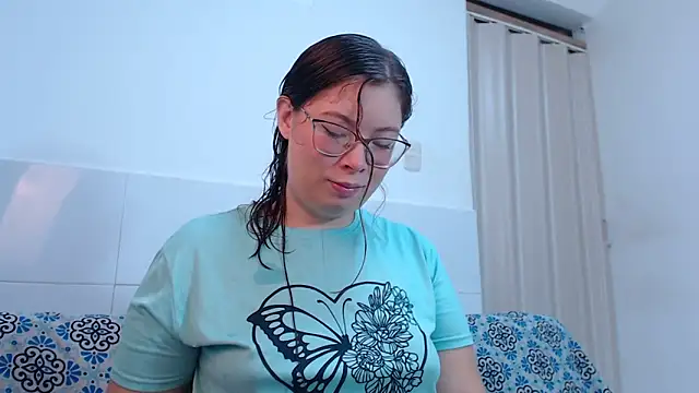 Snapshot of zoewhite2 chatting on October 2025 02:25:02 PM zoewhite2 online show from October 2025 02:25:02 PM