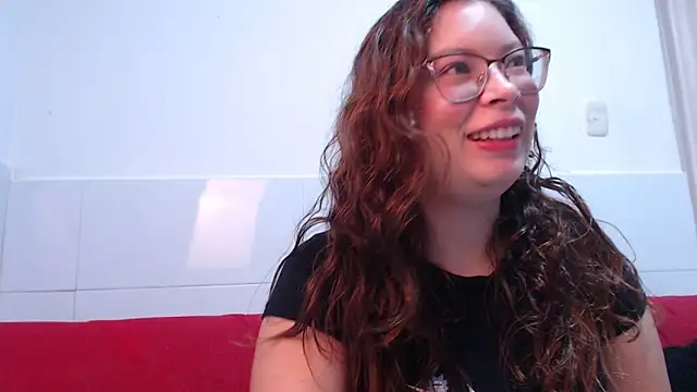 Snapshot of zoewhite2 chatting on October 2025 07:08:01 PM zoewhite2 online show from October 2025 07:08:01 PM