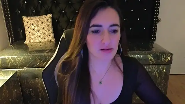 Snapshot of Soffi_betacur_b chatting on September 2025 03:06:01 AM Soffi betacur b online show from September 2025 03:06:01 AM