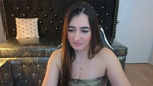 Snapshot of Soffi_betacur_b chatting on September 2025 03:17:02 AM Soffi betacur b online show from September 2025 03:17:02 AM