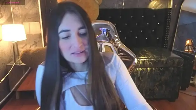 Snapshot of Soffi_betacur_b chatting on October 2025 03:27:01 AM Soffi betacur b online show from October 2025 03:27:01 AM