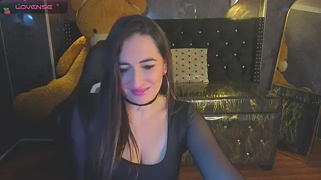 Snapshot of Soffi_betacur_b chatting on October 2025 03:21:02 AM Soffi betacur b online show from October 2025 03:21:02 AM