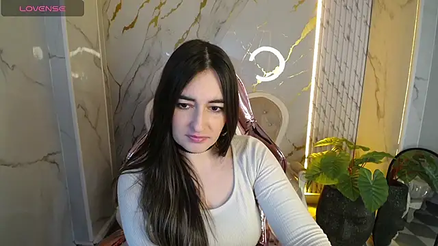 Snapshot of Soffi_betacur_b chatting on November 2025 12:47:01 PM Soffi betacur b online show from November 2025 12:47:01 PM