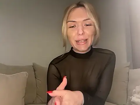 lolableux online show from September 2025 11:19:01 PM