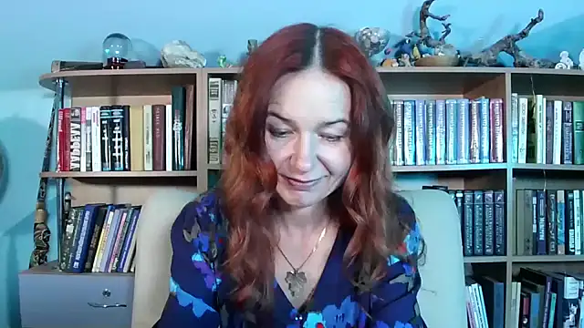 Foxilady357 online show from April 2026 01:41:01 PM