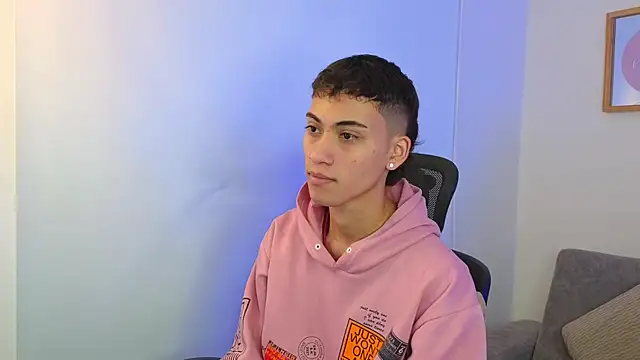 yulian vasquez online show from September 2025 12:21:01 PM