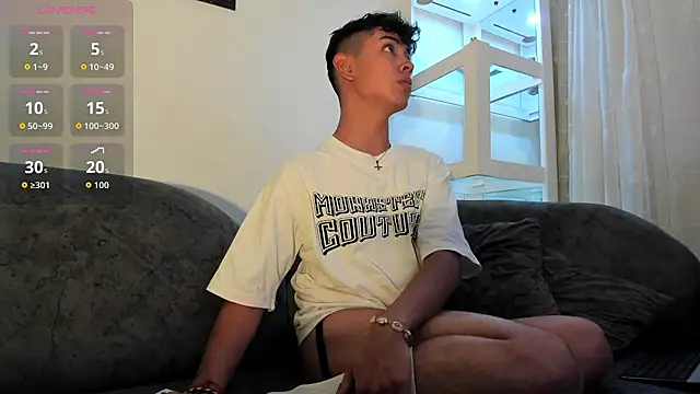 Snapshot of LoganTwink18 chatting on September 2025 07:46:02 PM LoganTwink18 online show from September 2025 07:46:02 PM