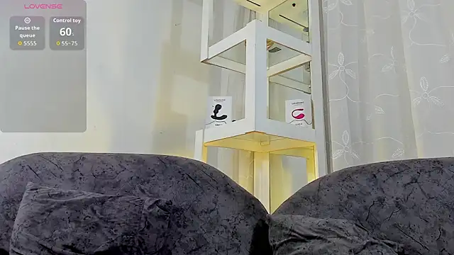 Snapshot of LoganTwink18 chatting on September 2025 02:40:01 PM LoganTwink18 online show from September 2025 02:40:01 PM