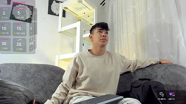 Snapshot of LoganTwink18 chatting on September 2025 01:24:02 PM LoganTwink18 online show from September 2025 01:24:02 PM