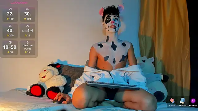 Snapshot of LoganTwink18 chatting on October 2025 10:19:01 PM LoganTwink18 online show from October 2025 10:19:01 PM