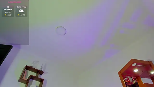 Snapshot of LoganTwink18 chatting on November 2025 01:44:02 PM LoganTwink18 online show from November 2025 01:44:02 PM