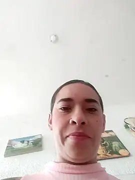 Valenn fernandez online show from April 2026 02:40:02 PM