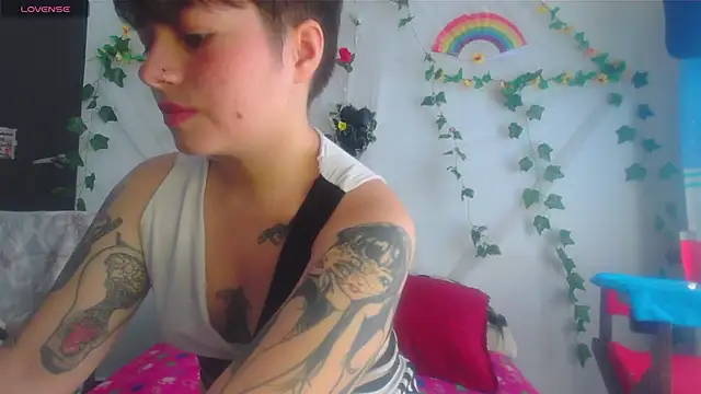 Snapshot of Mitsuha_gate chatting on December 2025 03:30:01 PM Mitsuha gate online show from December 2025 03:30:01 PM