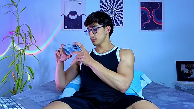 LatinReall online show from October 2025 12:22:02 AM