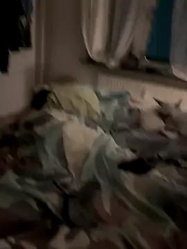 Snapshot of EUxCouple chatting on November 2025 07:24:01 PM EUxCouple online show from November 2025 07:24:01 PM