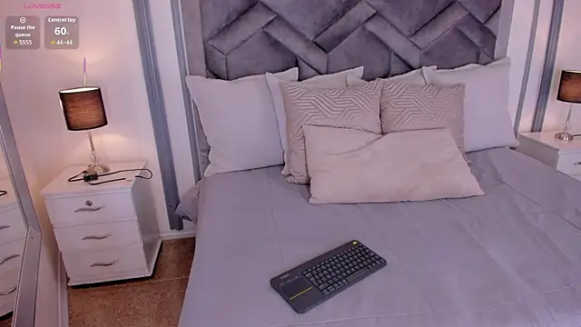 lucianacohelo online show from October 2025 07:36:01 PM