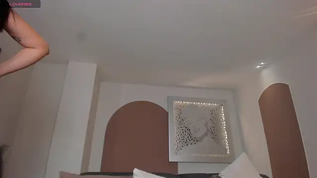 AmbarJames  online show from July 2026 11:19:02 AM