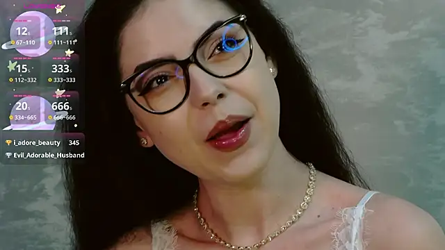 KaylaLewys online show from April 2026 05:46:02 PM