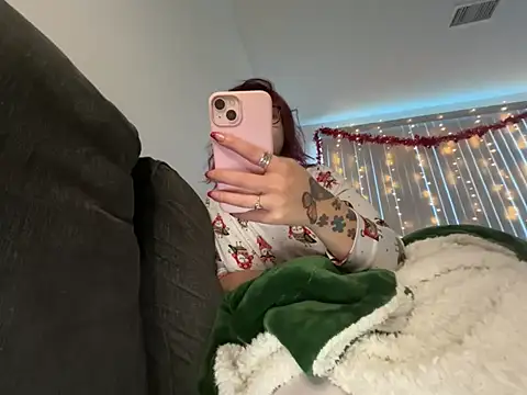 moan4mona online show from February 2026 03:37:02 PM