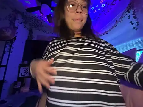 moan4mona online show from June 2026 12:58:02 AM