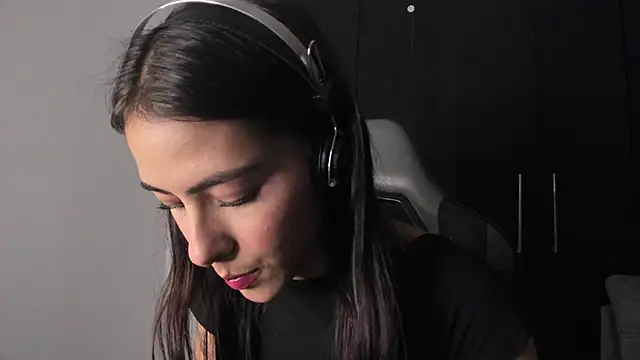 Snapshot of ValkaGrecco chatting on September 2025 03:29:01 AM ValkaGrecco online show from September 2025 03:29:01 AM