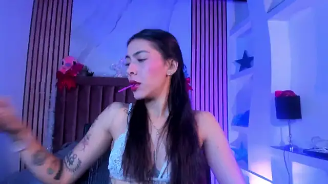 Snapshot of ValkaGrecco chatting on December 2025 03:01:02 AM ValkaGrecco online show from December 2025 03:01:02 AM