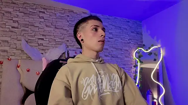 boyfox tay online show from February 2026 07:07:01 PM