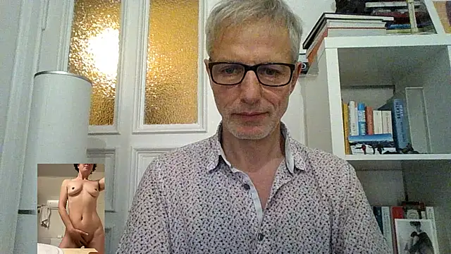 Snapshot of SexyLeon8 chatting on February 2025 09:19:02 PM SexyLeon8 online show from February 2025 09:19:02 PM