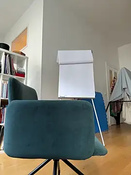 Snapshot of SexyLeon8 chatting on October 2025 09:10:01 AM SexyLeon8 online show from October 2025 09:10:01 AM