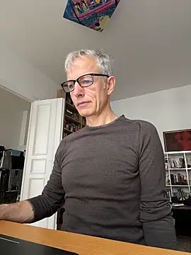 Snapshot of SexyLeon8 chatting on November 2025 08:36:02 AM SexyLeon8 online show from November 2025 08:36:02 AM