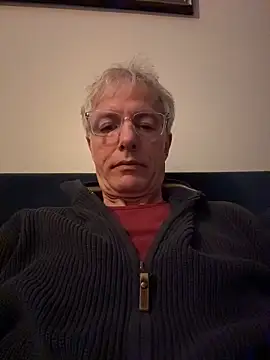 SexyLeon8 online show from April 2026 08:20:01 PM