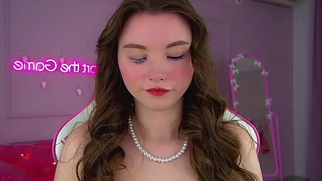 KeiraAsti online show from December 2025 06:05:02 PM