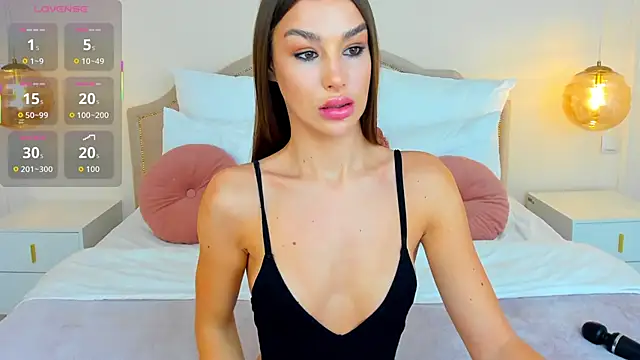 Snapshot of MilaMour chatting on September 2025 07:19:02 PM MilaMour online show from September 2025 07:19:02 PM