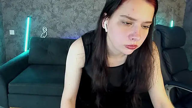 LiviaShy online show from April 2026 07:38:02 PM