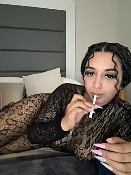 LilMisIndianx online show from December 2025 09:18:01 AM