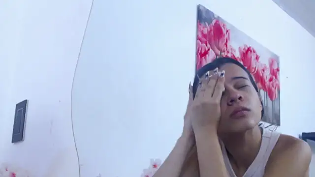 pinky f00x online show from March 2026 07:26:01 PM