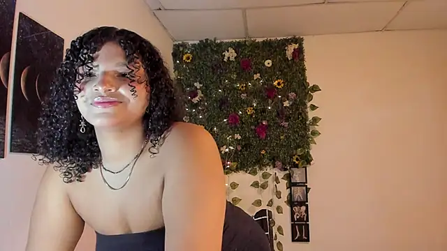 Snapshot of chloe_kisses chatting on October 2025 11:44:01 AM chloe kisses online show from October 2025 11:44:01 AM