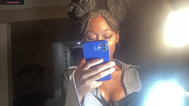 Snapshot of maskedgirl5005 chatting on September 2025 12:38:01 AM maskedgirl5005 online show from September 2025 12:38:01 AM