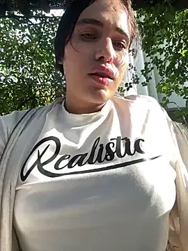 Bella  Wood online show from October 2025 08:50:02 PM