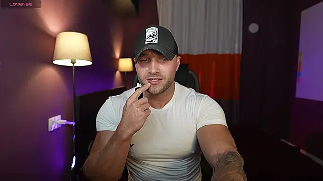 RikAdlerr online show from May 2026 04:17:02 PM