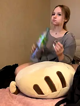 Snapshot of softlyblessed chatting on October 2025 09:46:01 PM softlyblessed online show from October 2025 09:46:01 PM